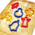 A brilliant set of chunky dough cutters depicting familiar characters and objects associated with Christmas.  Brilliant for making festive cookies and ideal for use with salt dough for special xmas decorations. Ages:  3+  Price:  1.75 inc VAT